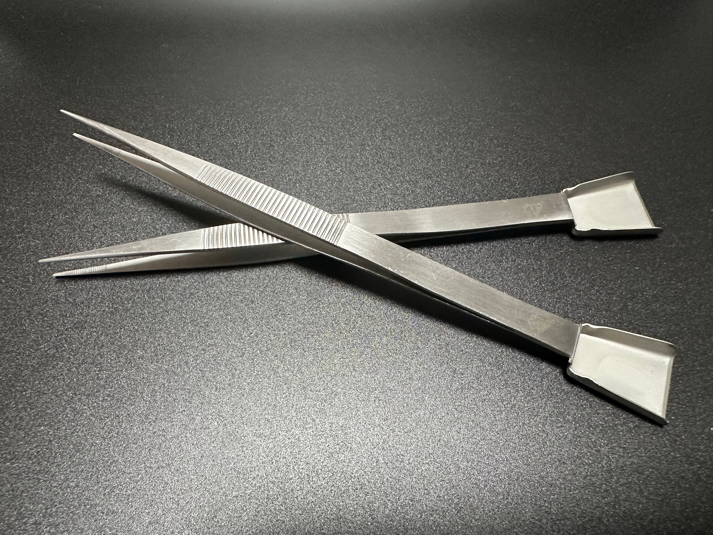 Diamond Tweezer with shovel