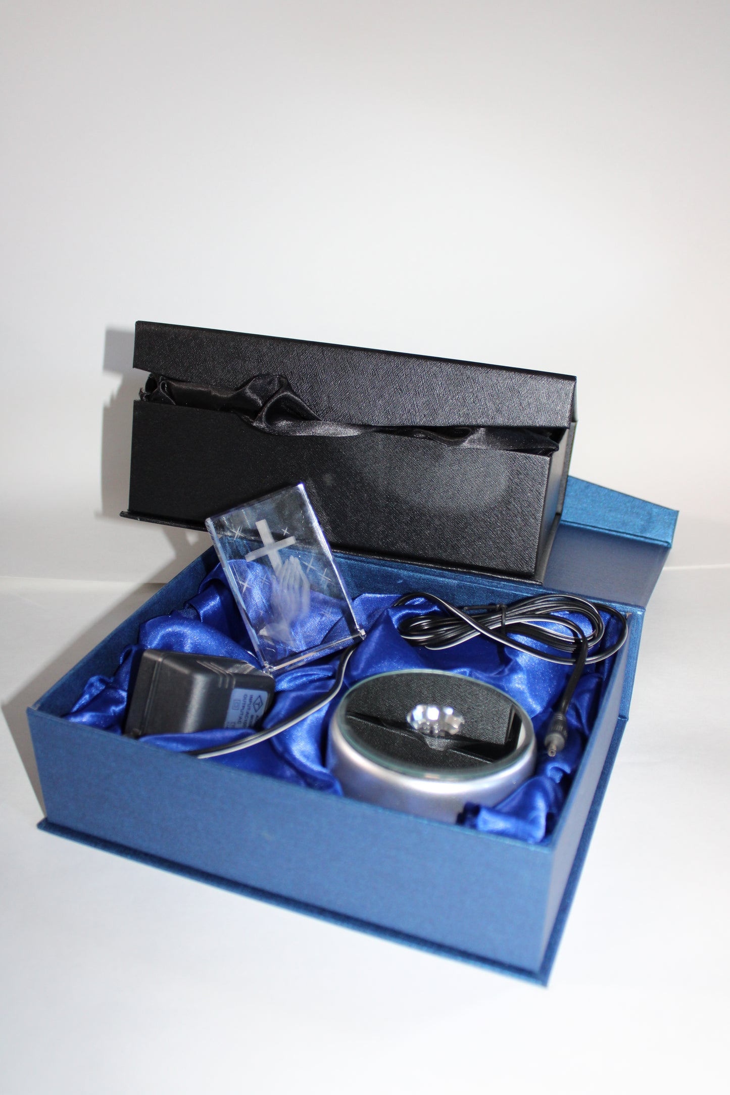 Jesus Christ with Sheeps. K9 Glass with Multi Color Led Rotating Base. Gift set Box